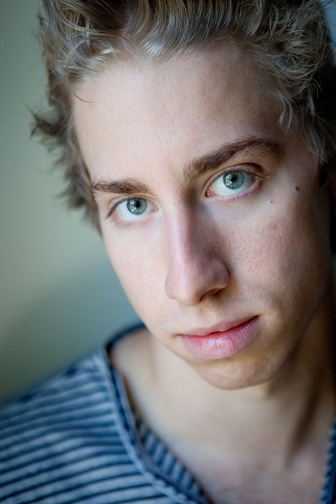 Index of /app/webroot/img/upload_pic/artists